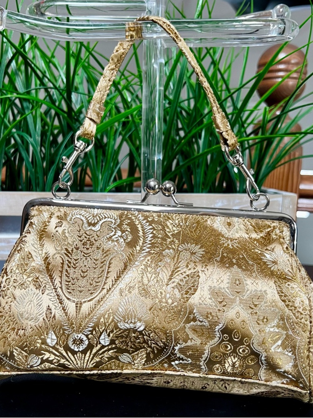JACLYN SMITH Gold Brocade Floral Evening Clutch Purse